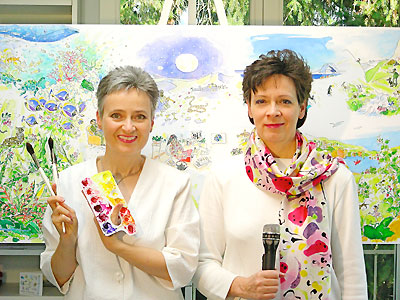 Pict: Evi and Ruth Juon in front of the picture &laquo;Aquarellsong Paradise&raquo;